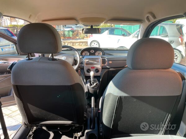 Lancia Ypsilon 1.2 Oro Bianco - immagine 12
