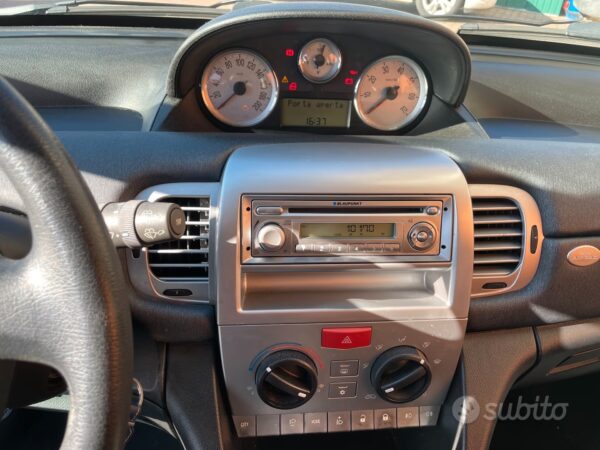 Lancia Ypsilon 1.2 Oro Bianco - immagine 16