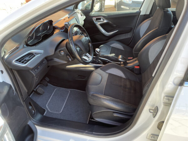 Peugeot 2008 1.6 e-HDi 115 CV Stop&Start Allure - immagine 10