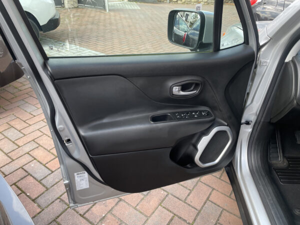 Jeep Renegade 1.6 Mjt 120 CV Limited - immagine 10