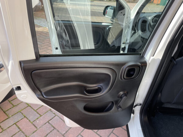 Fiat Panda 1.0 FireFly S&S Hybrid GARANZIA FIAT - immagine 14