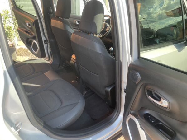 Jeep Renegade 1.6 Mjt 120 CV Limited - immagine 9