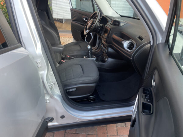 Jeep Renegade 1.6 Mjt 120 CV Limited - immagine 8