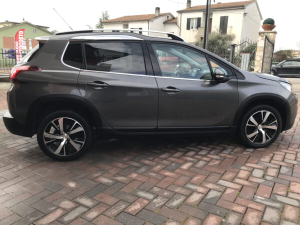 PEUGEOT 2008 1,6 HDI - immagine 5